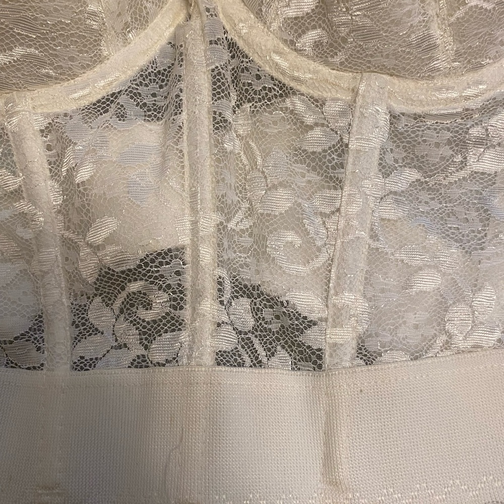 Vintage white Lacy bustier corset Strapless Bra - Picture 2 of 8
